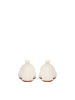 Baleriny off white ze złotym monogramem