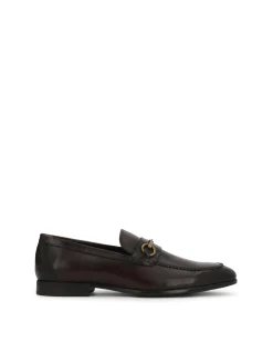 Brązowe loafersy męskie ze skórzaną cholewką i metalową ozdobą