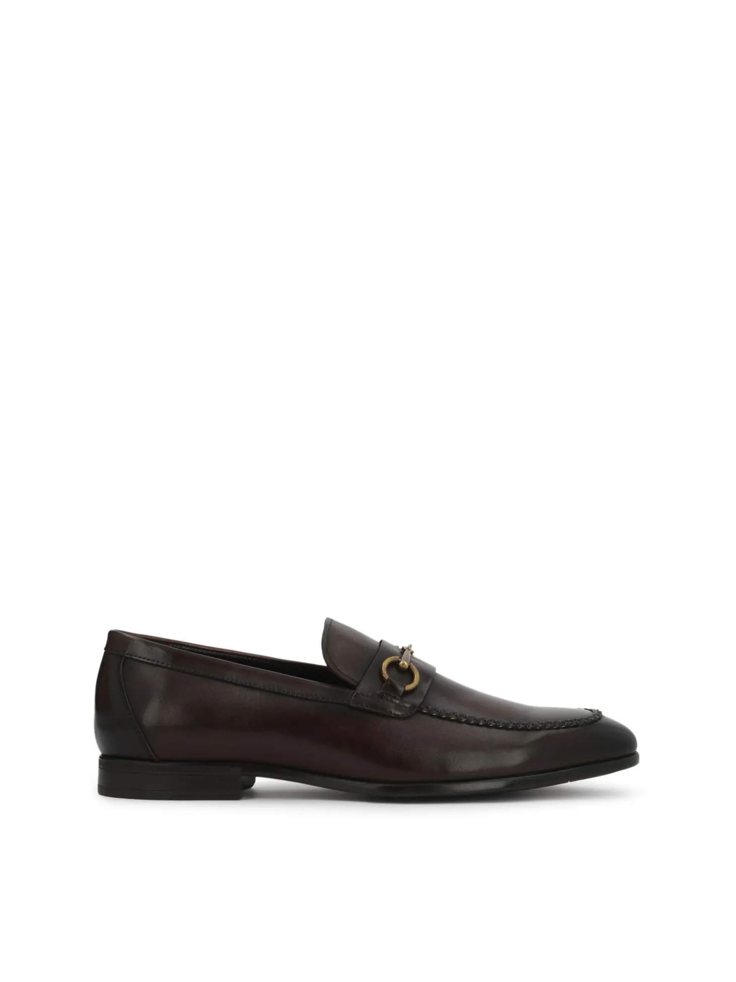 Brązowe loafersy męskie ze skórzaną cholewką i metalową ozdobą