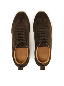 Brązowe sneakersy z zamszu