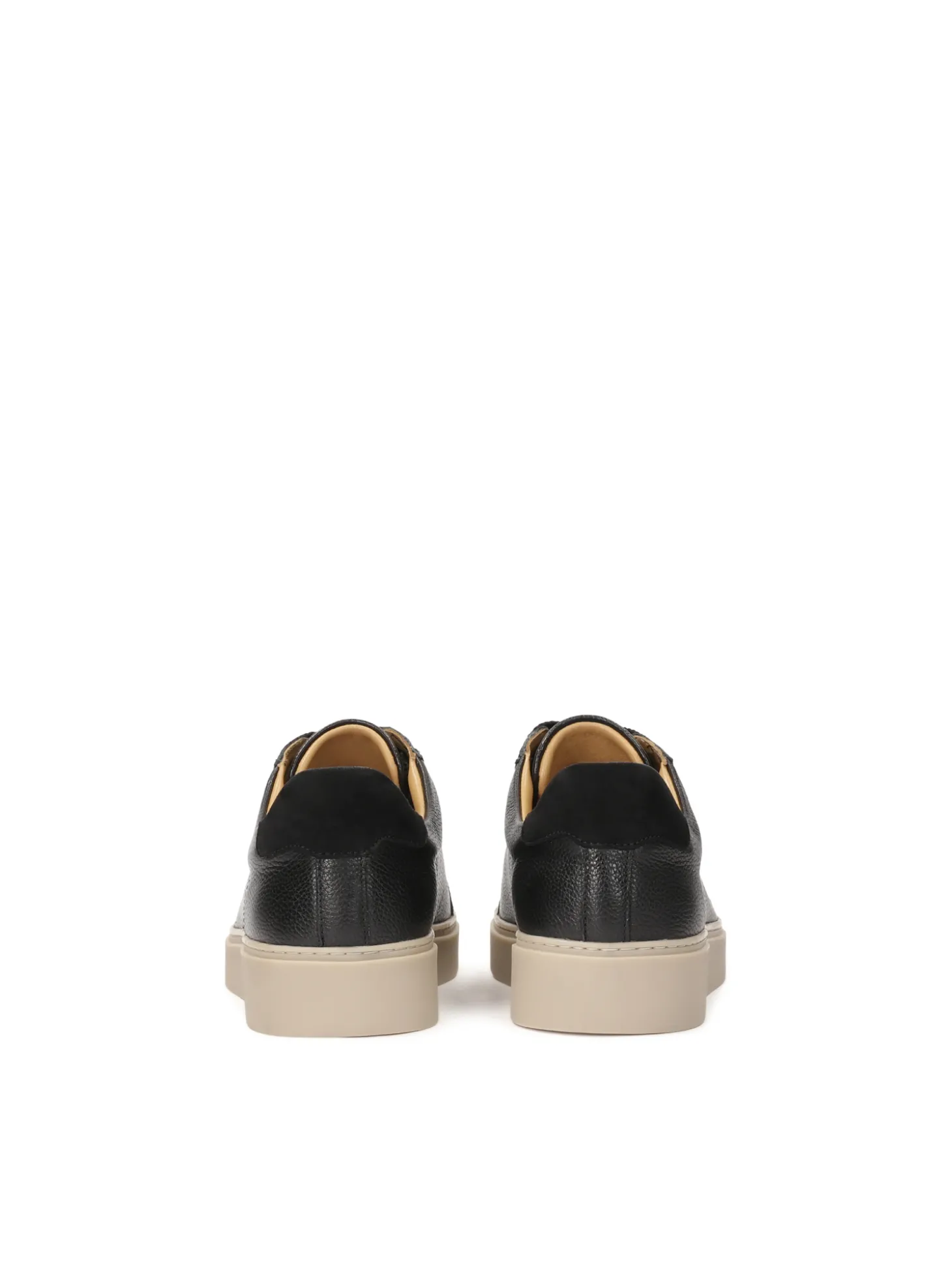 Czarne buty męskie w sportowym stylu