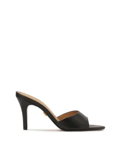 Czarne klapki z szerokim paskiem