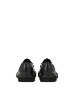 Czarne loafersy na grubszej podeszwie