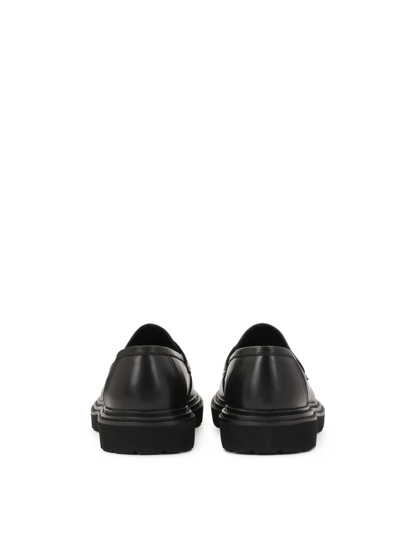 Czarne loafersy na grubszej podeszwie