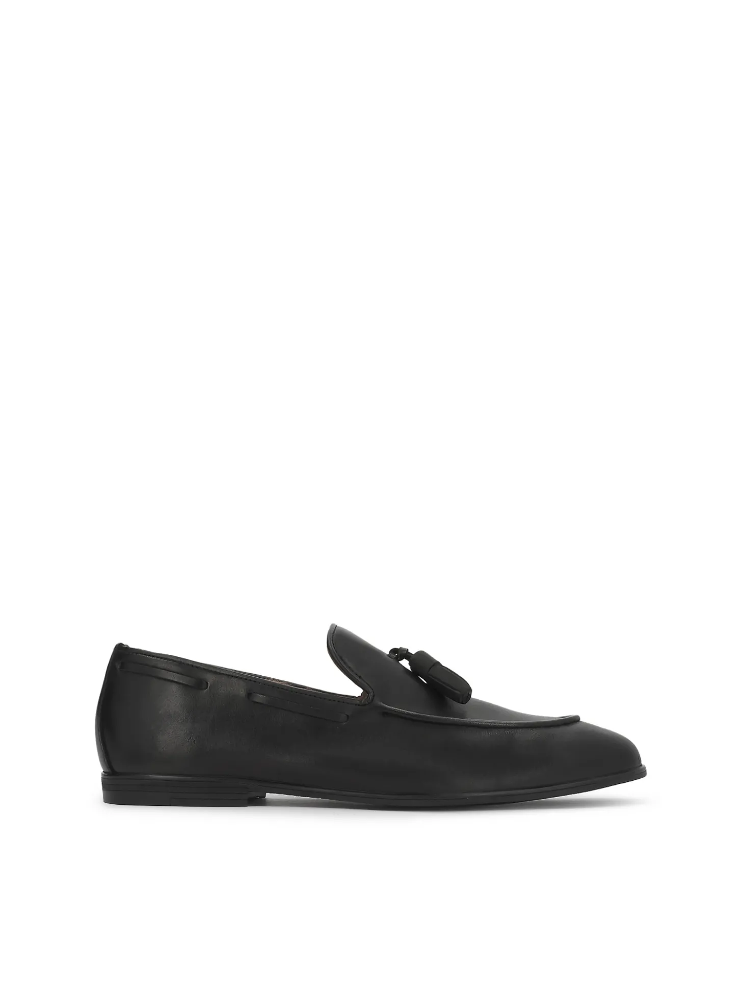 Czarne loafersy skórzane z chwostami w klasycznym stylu