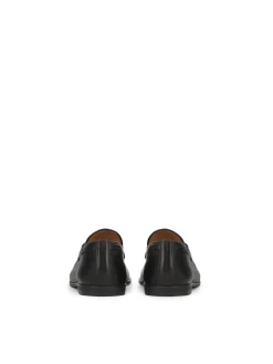 Czarne loafersy skórzane z chwostami w klasycznym stylu