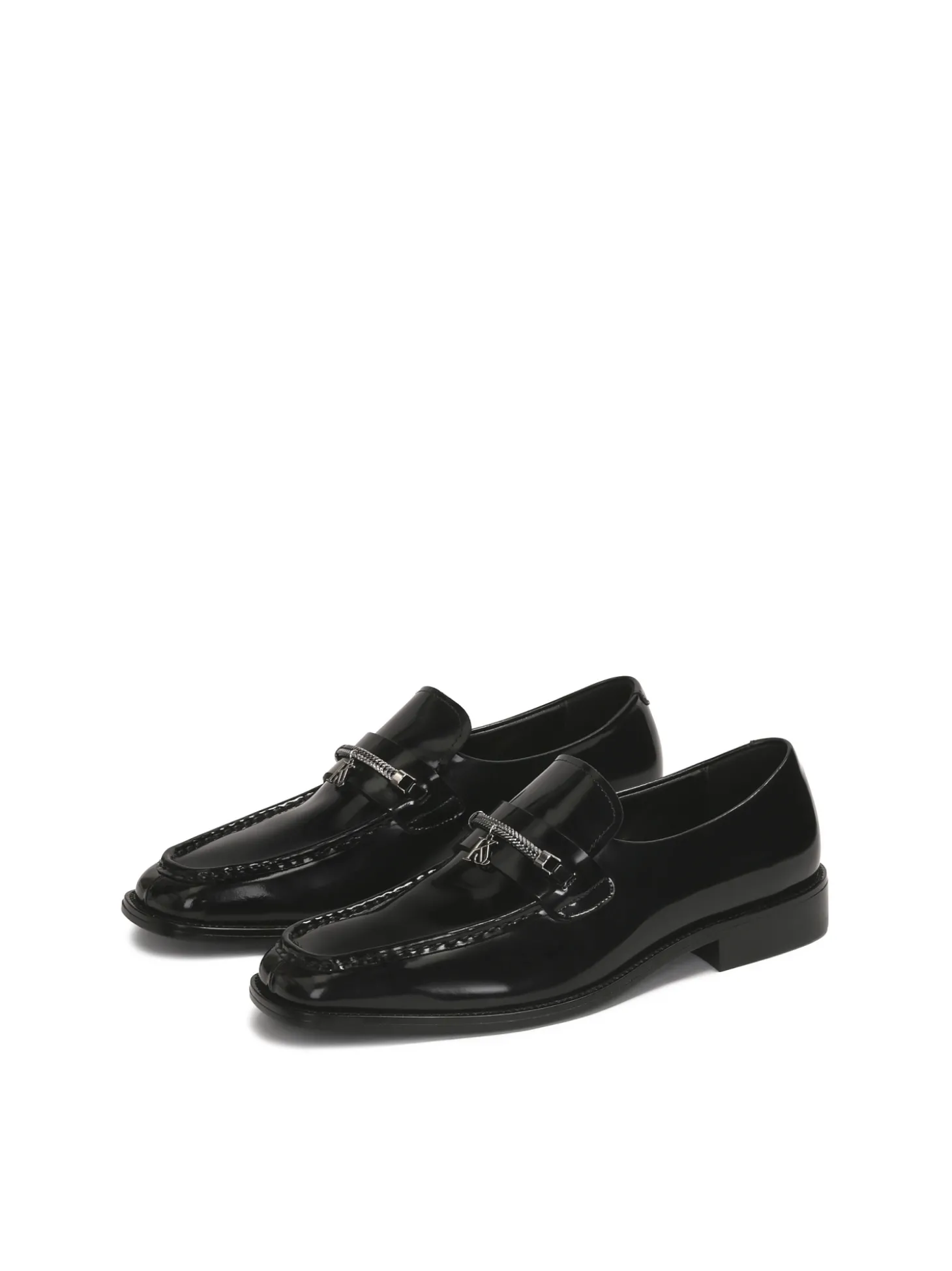 Czarne loafersy z biżuteryjną ozdobą