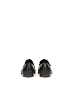 Czarne loafersy z frędzlem