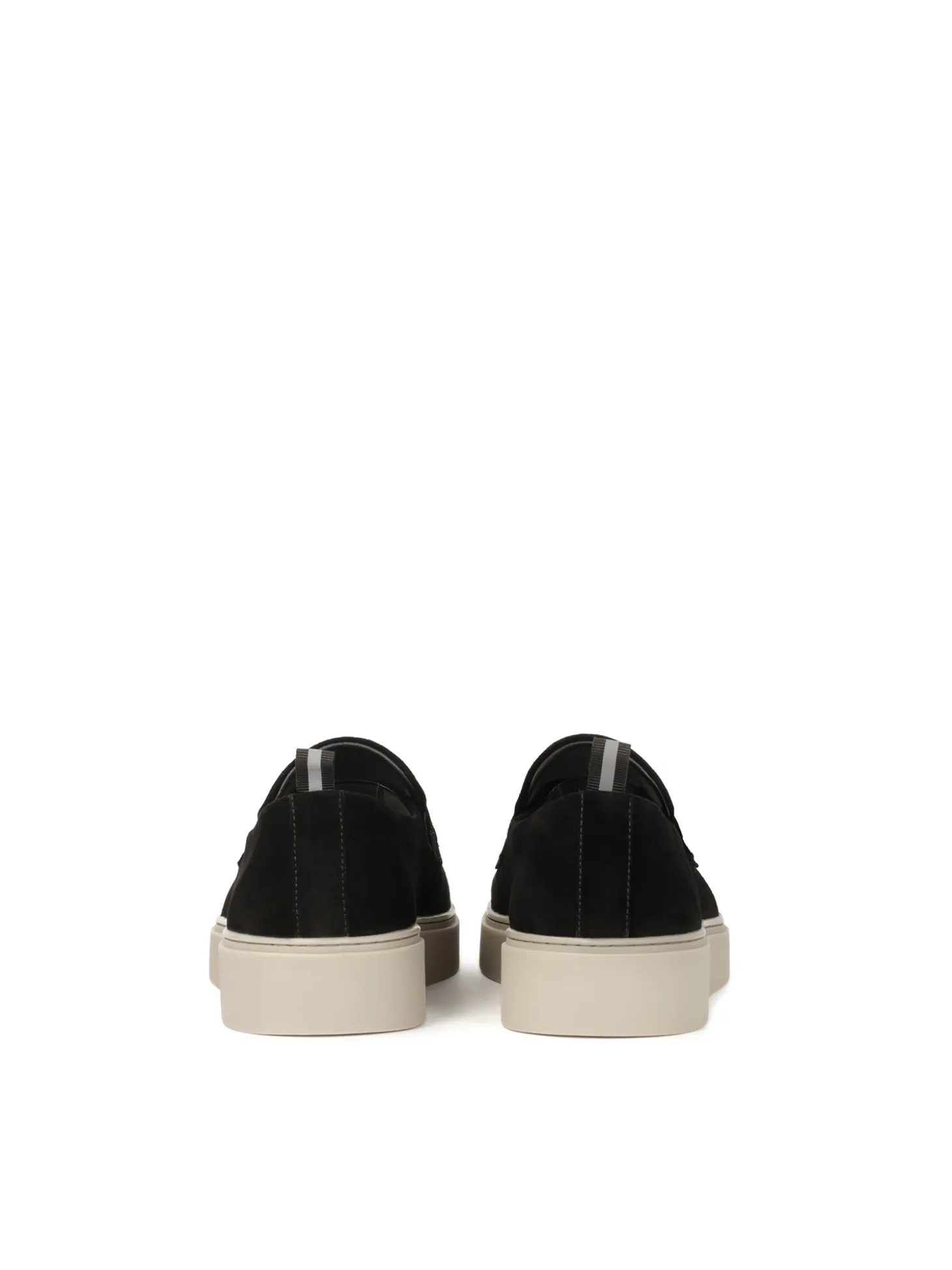 Czarne loafersy z logo osadzone na podeszwie typu sneakers