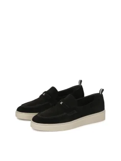 Czarne loafersy z logo osadzone na podeszwie typu sneakers