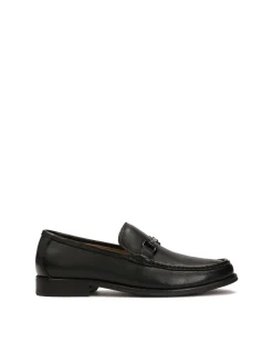 Czarne loafersy z metalową ozdobą