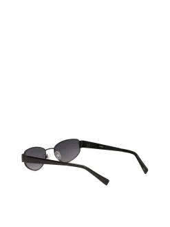 Czarne okulary z metalową oprawką