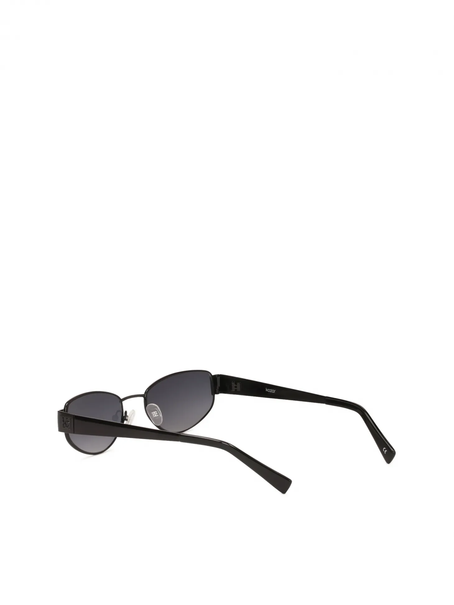 Czarne okulary z metalową oprawką