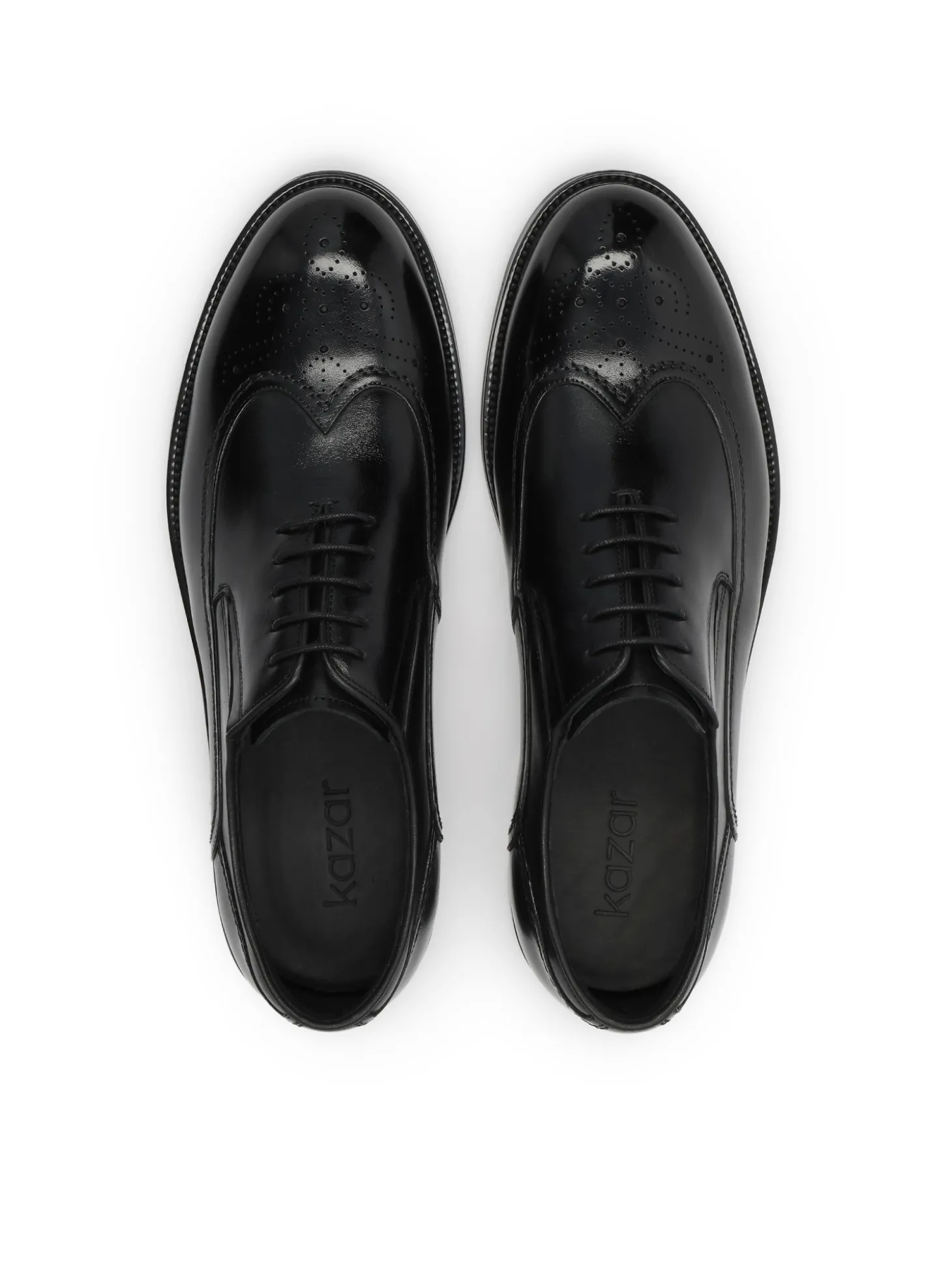 Czarne oxfordy z ażurowym zdobieniem Brogues