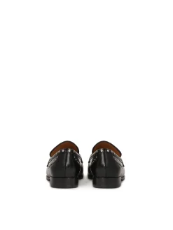 Czarne półbuty slip-on ze srebrnymi metalowymi nitami