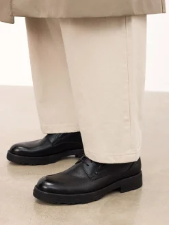 Czarne skórzane półbuty w stylu casual