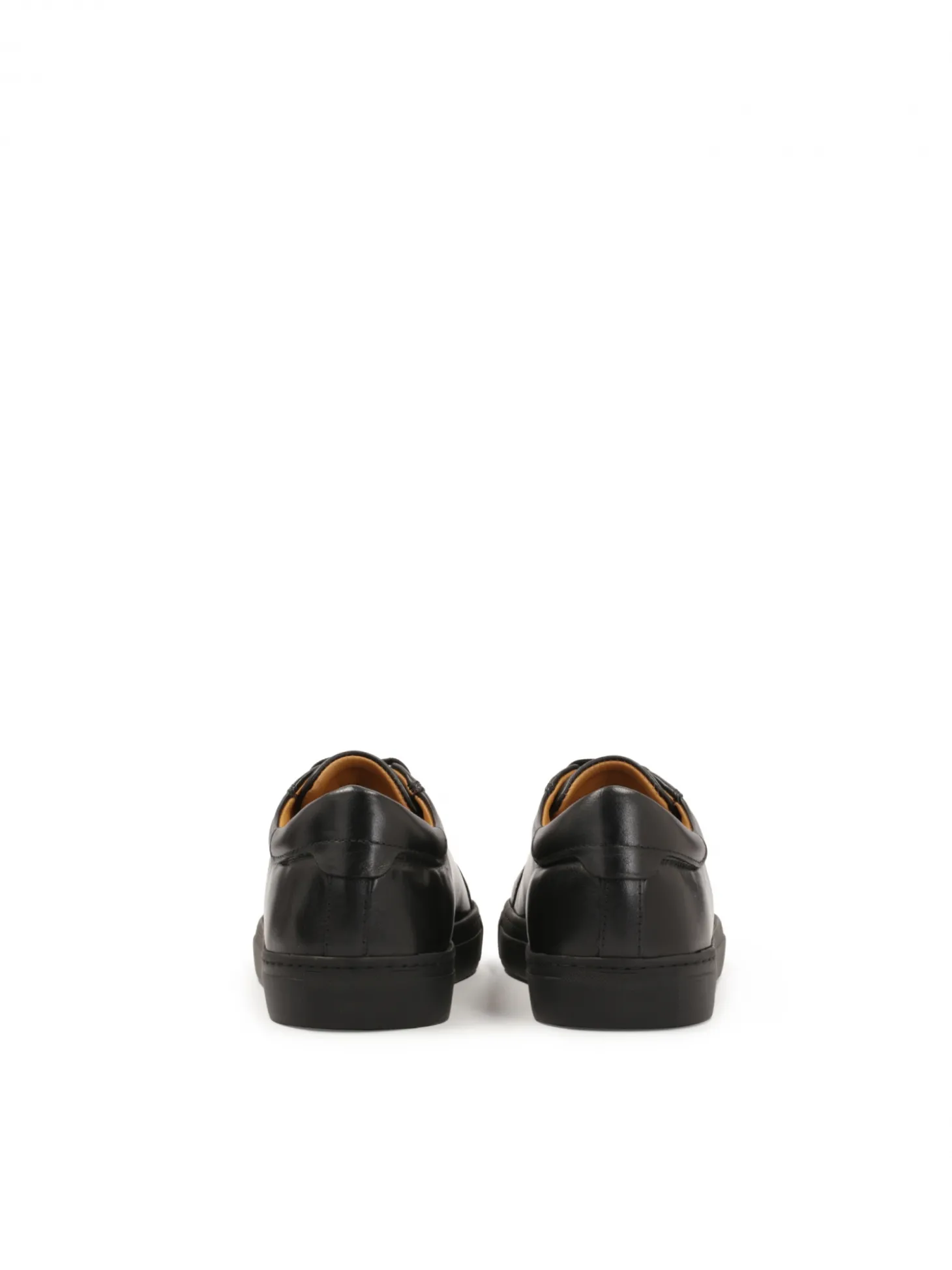 Czarne skórzane sneakersy w stylu minimal
