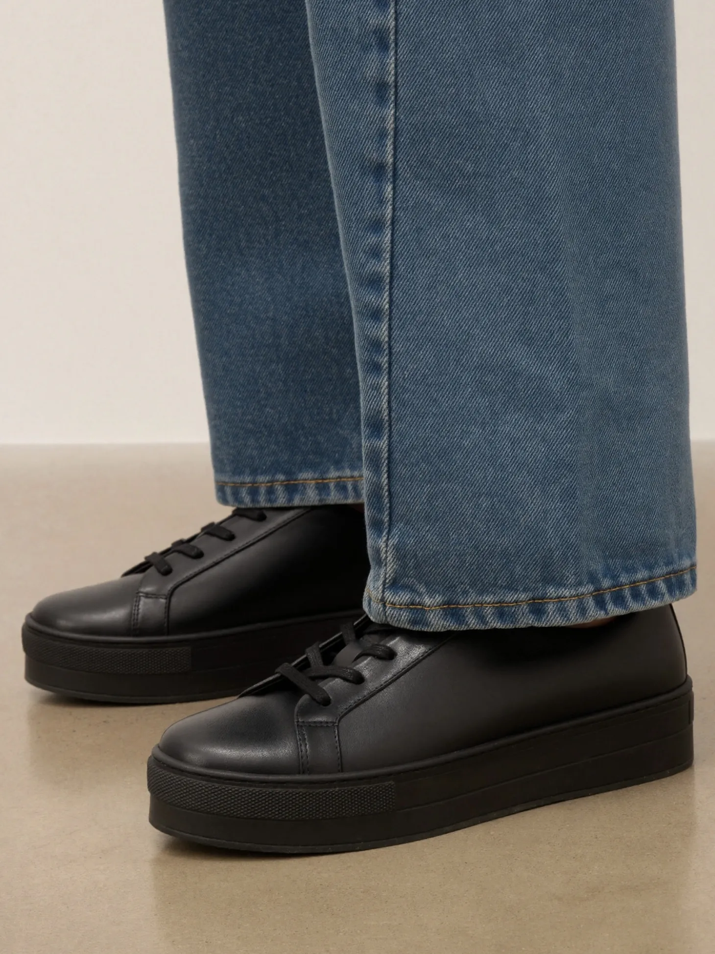 Czarne sneakersy damskie