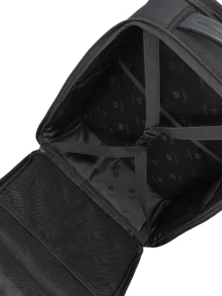 Czarny męski plecak z tkaniny z przegrodą na laptopa