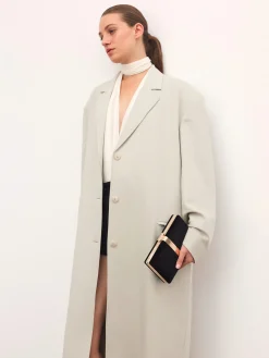 Elegancka czarna kopertówka