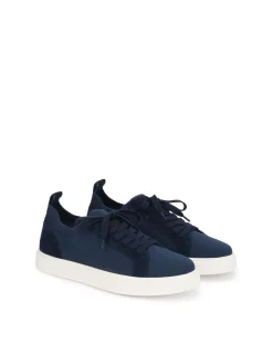 Granatowe męskie sneakersy z tkaniny i zamszu na kontrastowej podeszwie