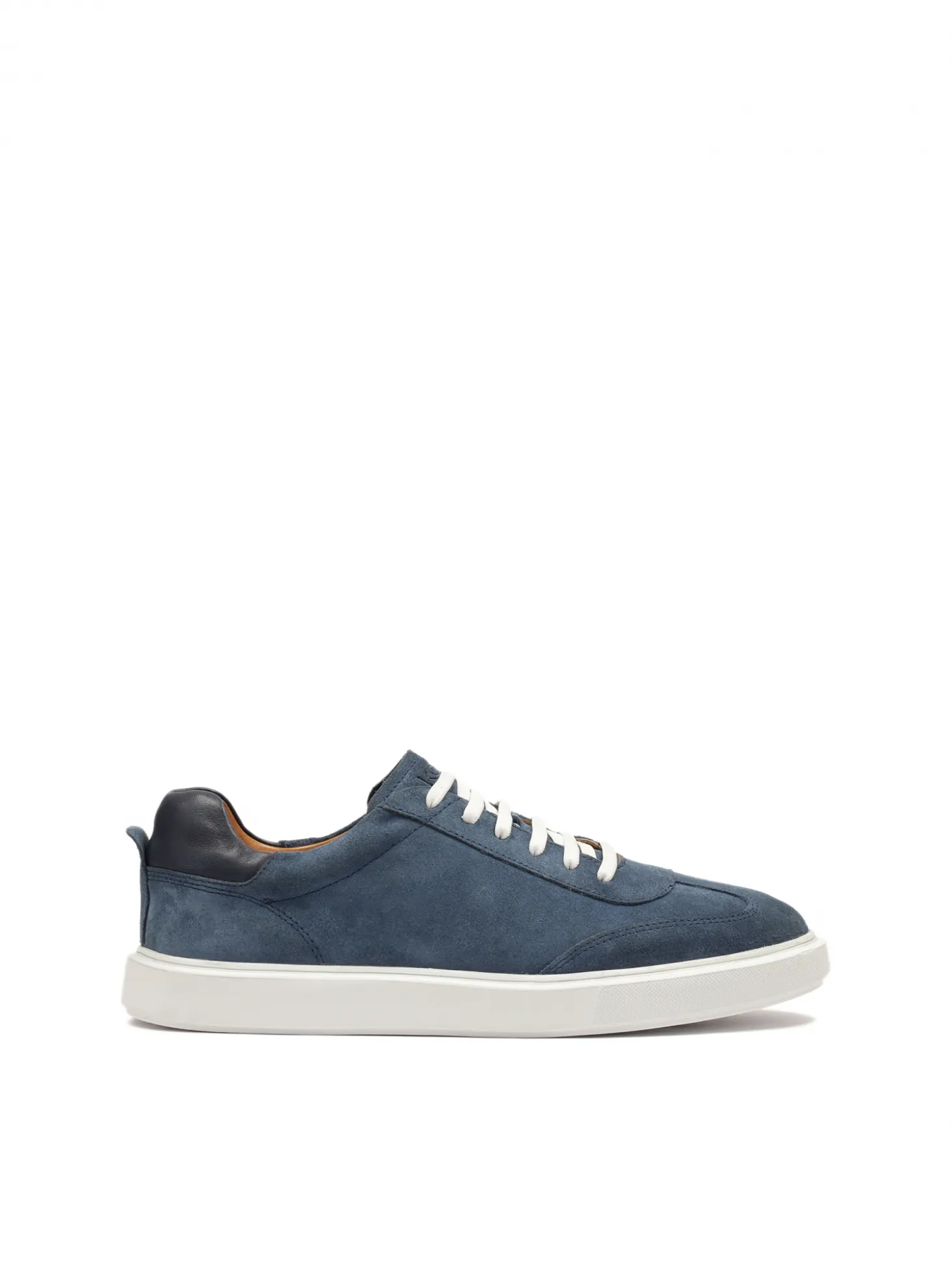 Granatowe sneakersy z zamszu na białej podeszwie