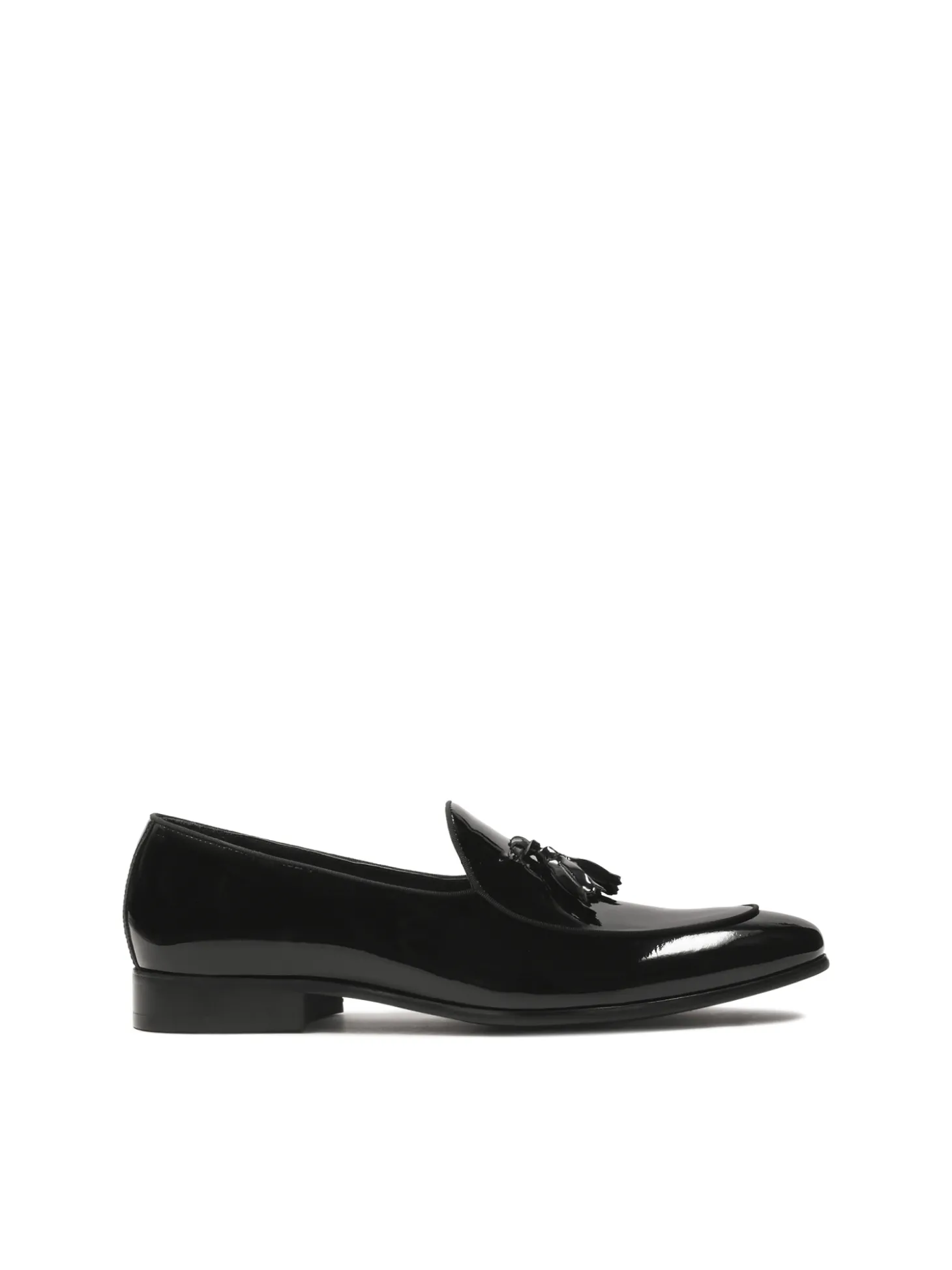 Lakierowane czarne loafersy z chwostem