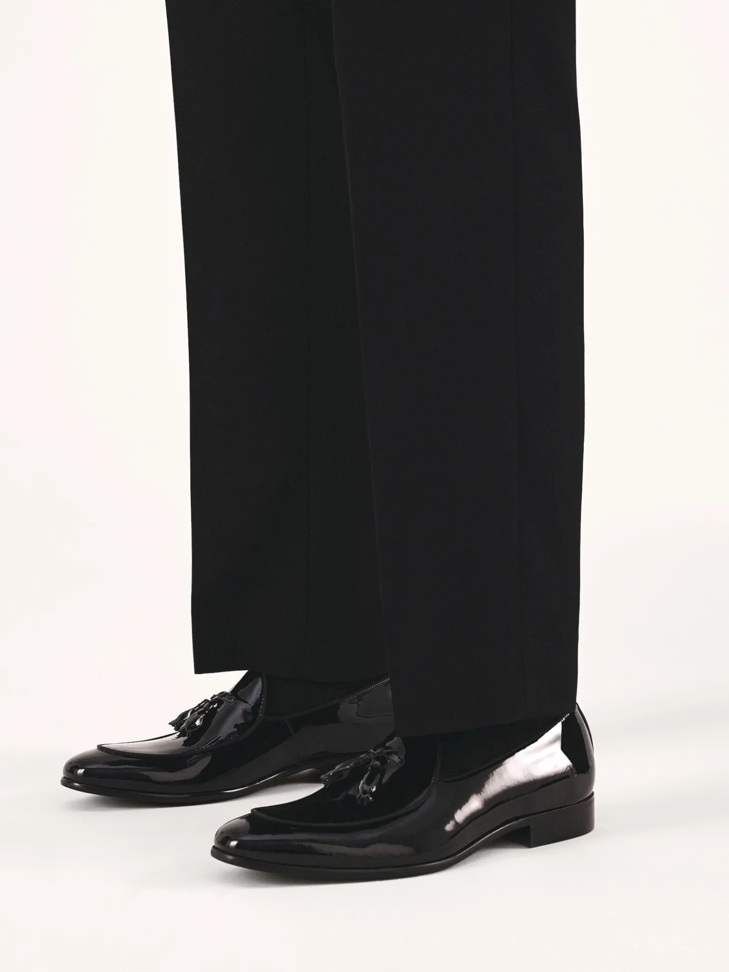 Lakierowane czarne loafersy z chwostem