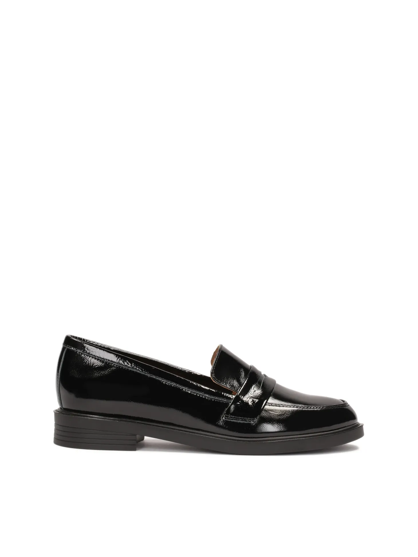 Lakierowane loafersy damskie
