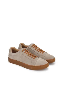 Męskie sneakersy z zamszu z kontrastującą sznurówką i podeszwą