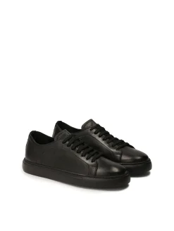 Niskie czarne sneakersy