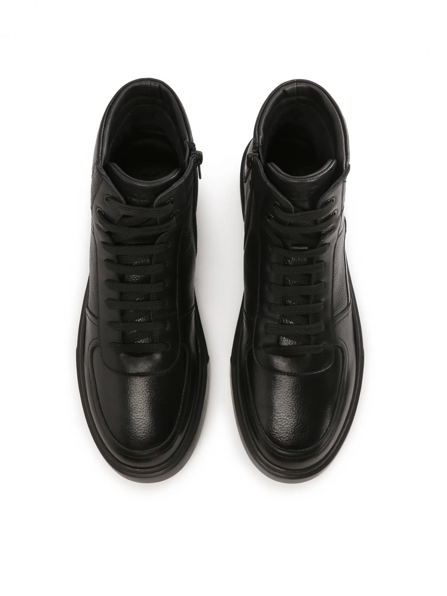 Ocieplane sneakersy męskie w czarnym kolorze