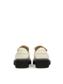 Półbuty skórzane off-white z czarną podeszwą