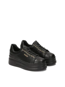 Skórzane sneakersy na grubej prostej podeszwie