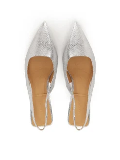 Srebrne czółenka slingback z tłoczonej skóry