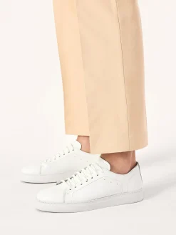 Sznurowane białe sneakersy męskie