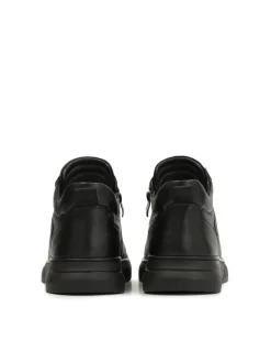 Sznurowane sneakersy męskie z pikowaniem