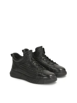 Sznurowane sneakersy męskie z pikowaniem