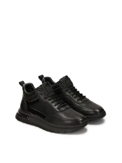 Sznurowane sneakersy ze sportową podeszwą