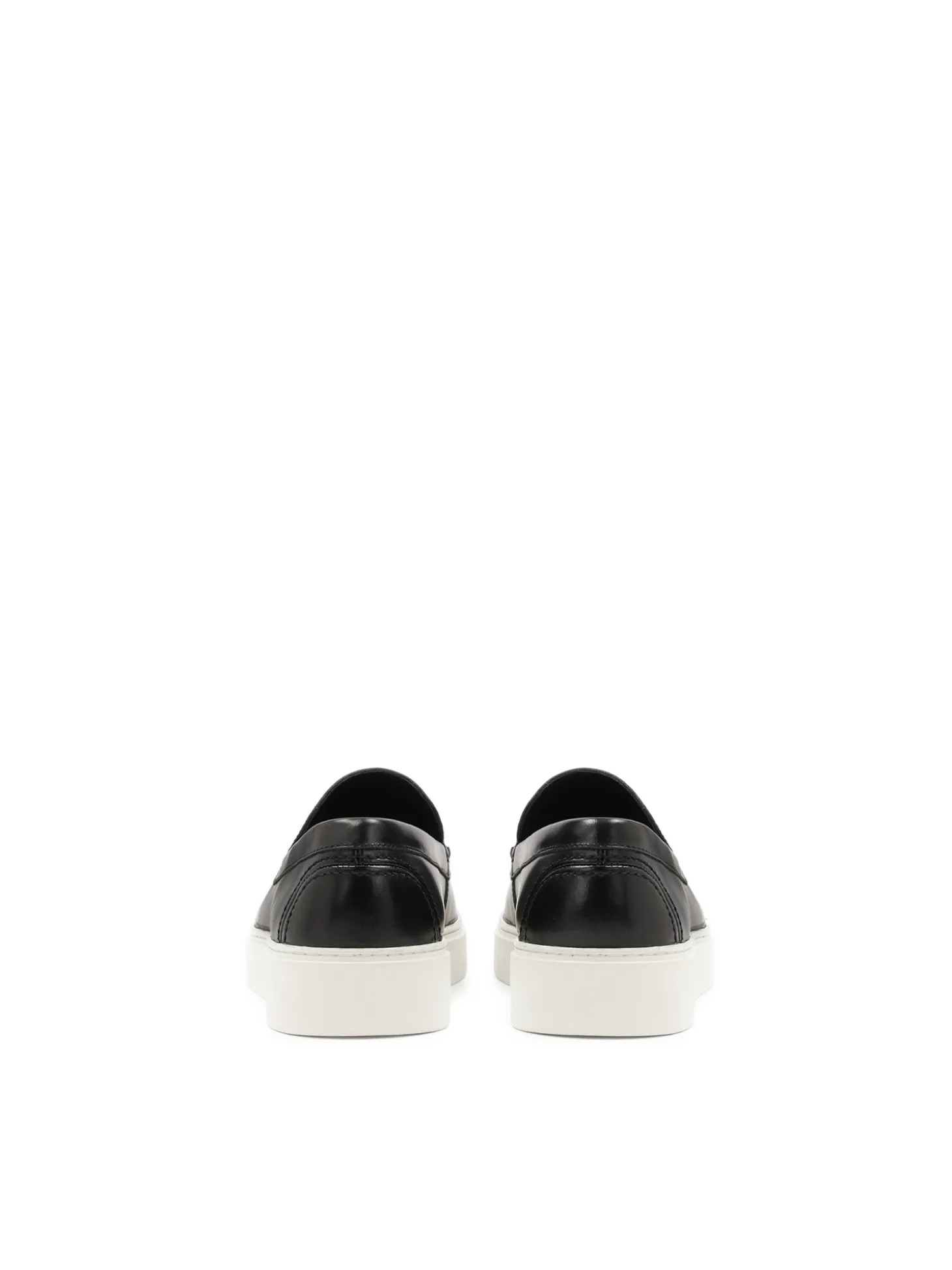 Wsuwane czarne loafersy z białą podeszwą typu sneakers