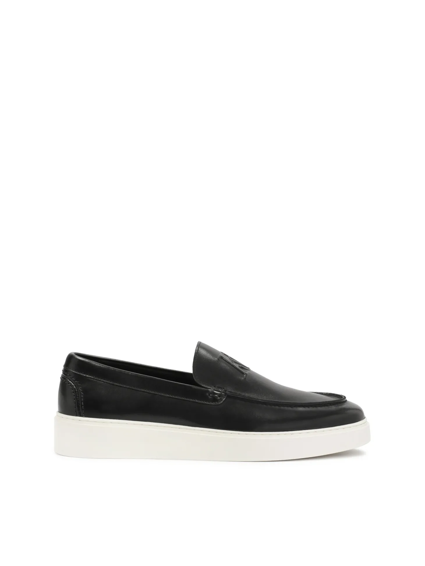Wsuwane czarne loafersy z białą podeszwą typu sneakers